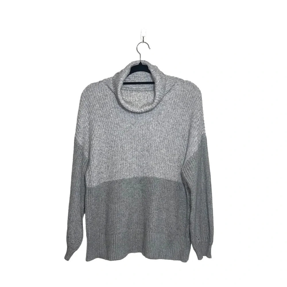 American Eagle Turtleneck Sweater Gray Color Block Pullover Comfy Medium Women’s
